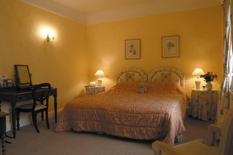 Bedroom 3, Worsley Arms Hotel, North Yorkshire