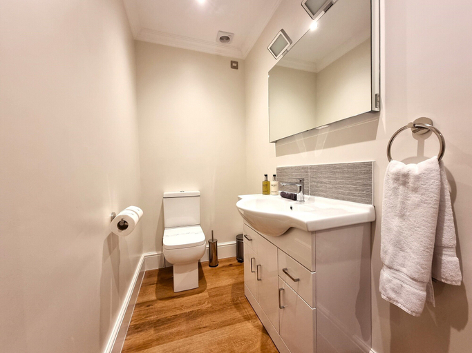 Bathroom 3, Min y Don Llandudno, Conwy