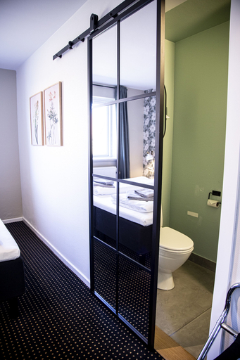 Bathroom 4, Tambohus Kro & Badehotel, Struer