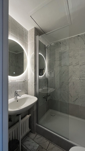 Bathroom 4, Hotel Astoria, Copenhagen