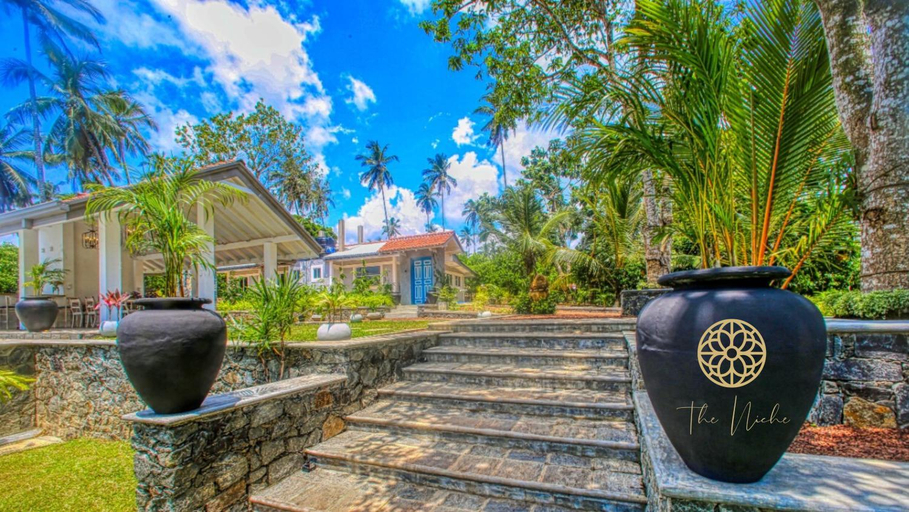 Others 5, The Niche Hikkaduwa - 10 minutes to the beach, Ambalangoda