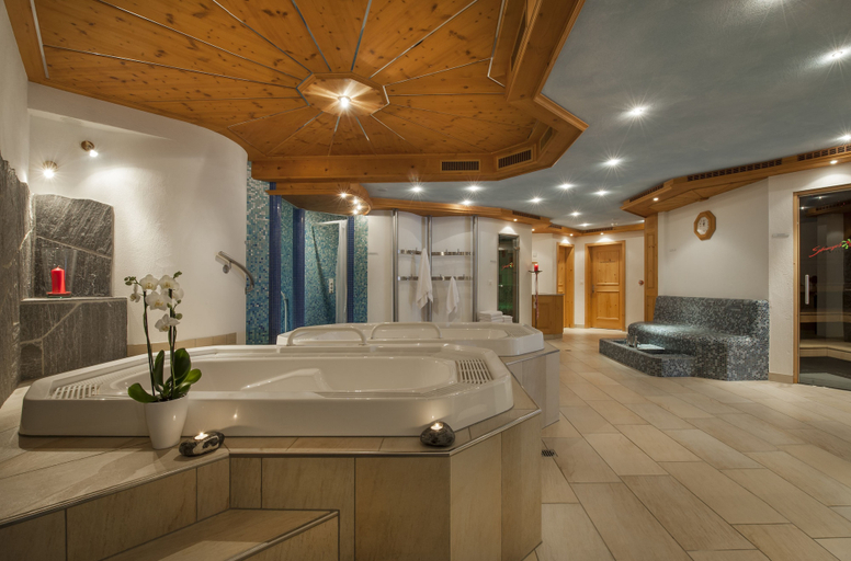 Bathroom 4, Stump's Alpenrose, Toggenburg