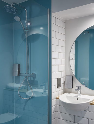 Bathroom 4, The Churchill By Greene King Inns, Wiltshire