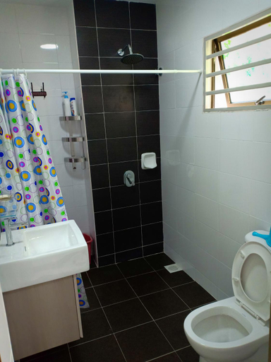 Bathroom 3, Kuala Selangor Botanic 4R3B Homestay 15pax, Kuala Selangor