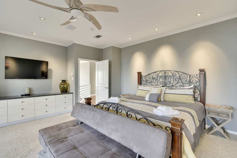 Bedroom 2, Chateau Soleil, Galveston