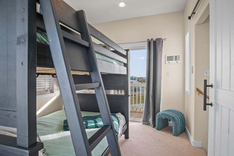 Others 5, Beachside Bliss - Beach Gear Credit Included!, Nueces