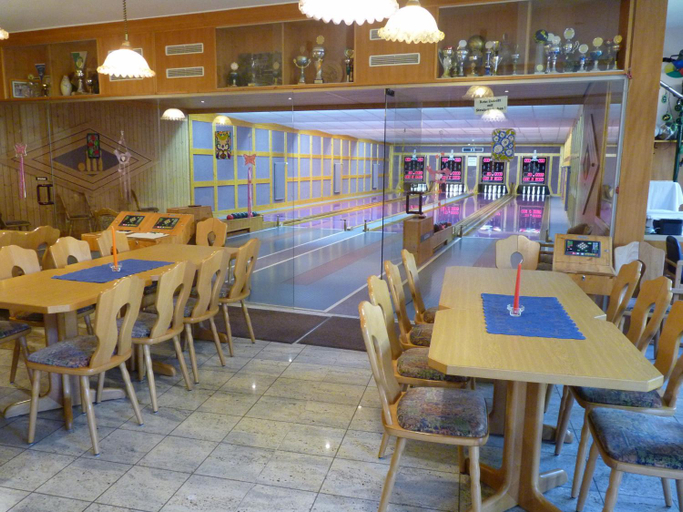 Food & Drinks