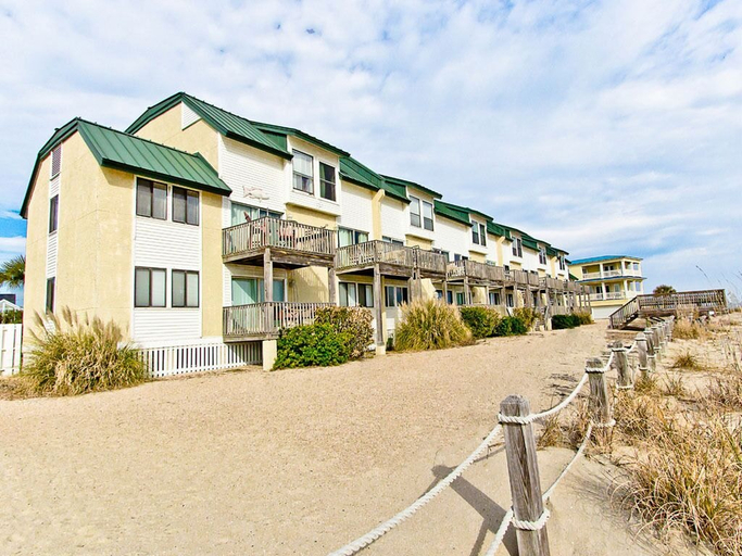 Exterior & Views 2, Tybee Lights 110C by Tybee Vacation Rentals, Chatham