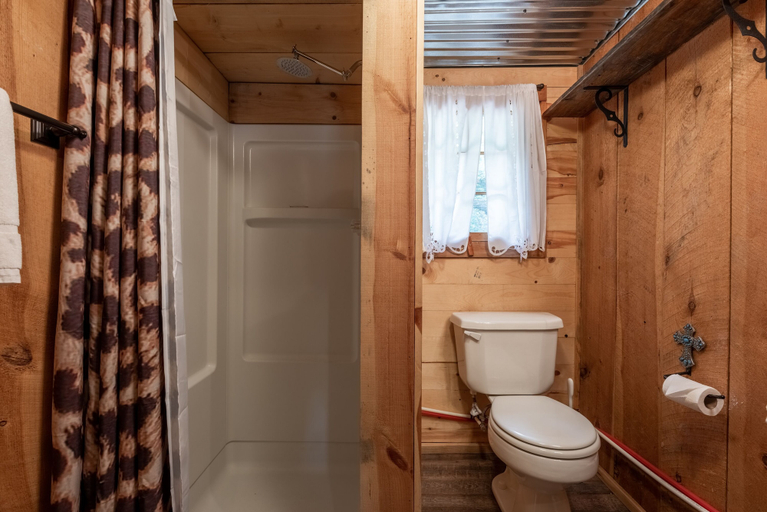 Bathroom 3, Rocky Mountain Cottage, Lincoln