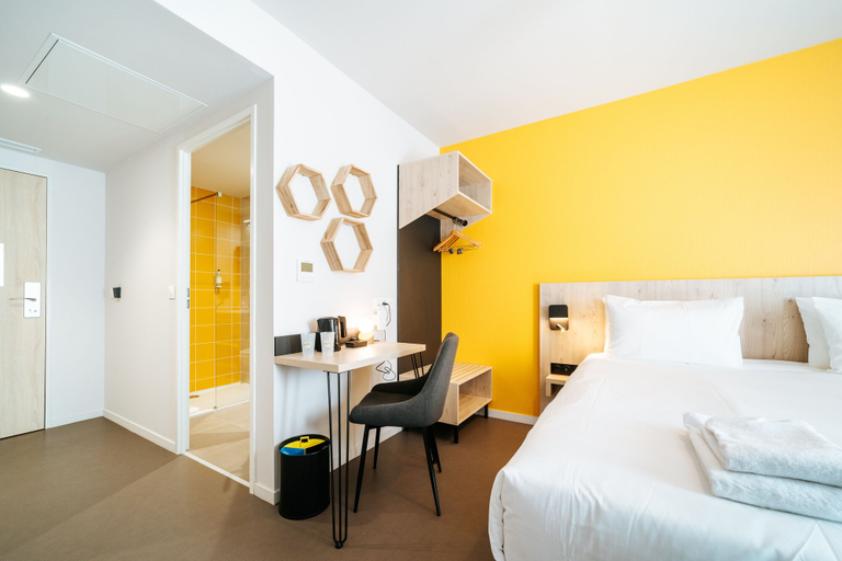 Bedroom 2, Beelodge Hôtel Blois Centre, Loir-et-Cher
