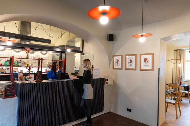 Food & Drinks 5, Sir Toby's Midtown, Praha 8