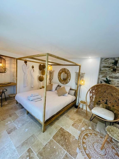 Bedroom 3, Buddha Beach Thoiry, Yvelines