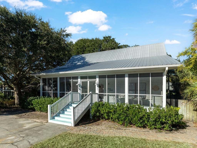Exterior & Views 2, Live Oaks Cottage by Tybee Vacation Rentals, Chatham