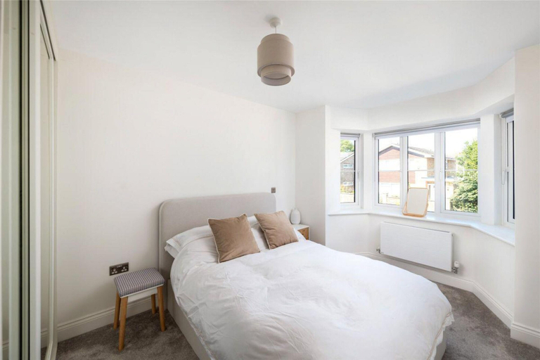 Bedroom, 2 Bed 2 Bath Apt Close to Reigate Station - 2230, Surrey