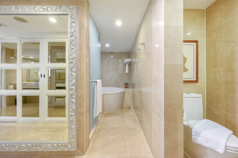 Bathroom 24