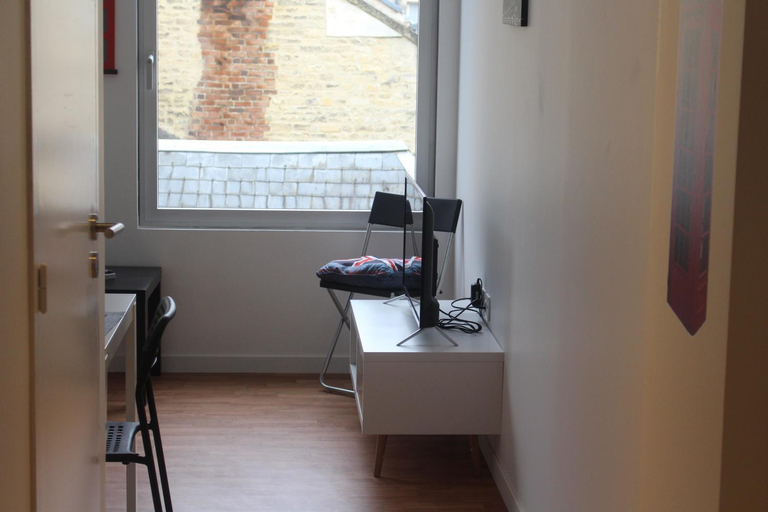 Others 3, HYPER CENTRE - WIFI FIBRE GRATUIT - JERGWELOH - Le Londonien, Calvados