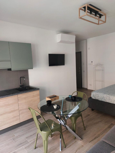 Others 3, 111 SUITE APARTMENT, Bergamo