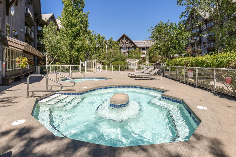 Sport & Beauty 2, 1BR Ski-in and ski-out access by Harmony Whistler, Squamish-Lillooet