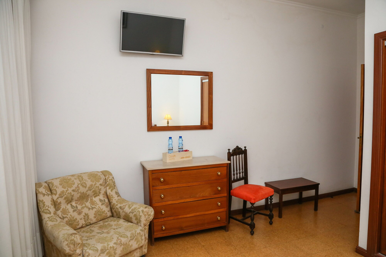 Others 4, Hotel Oásis, Santa Marta de Penaguião
