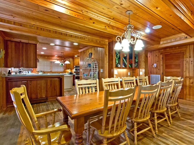 Food & Drinks, Van Horne Villa by Tybee Vacation Rentals, Chatham