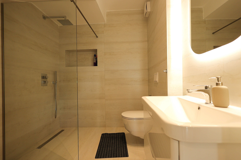 Bathroom 4, Sanpietro Vacation Rentals, Durrësit