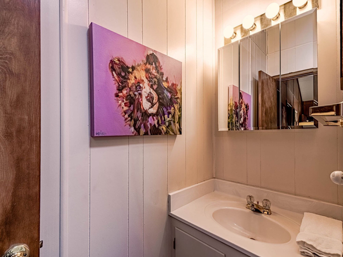 Bathroom 4, Innjoy, Lincoln