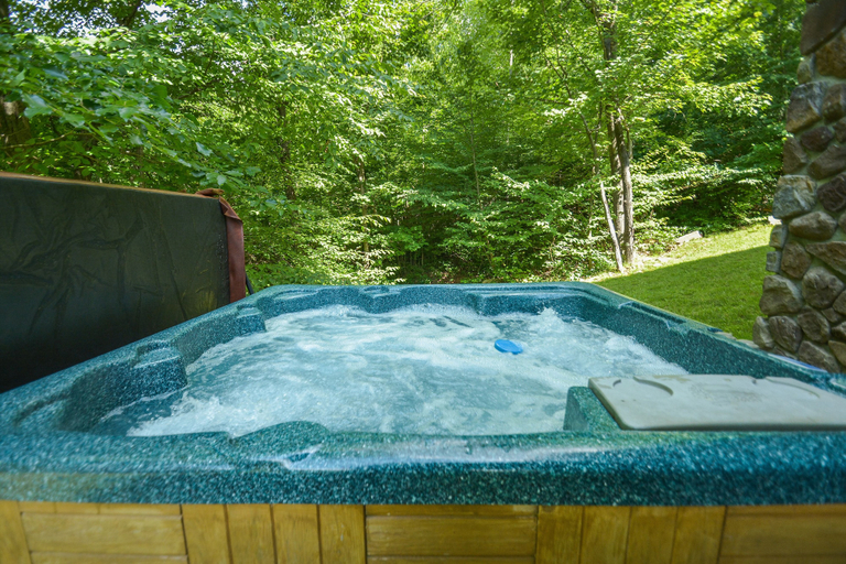 Sport & Beauty, Cozy Bear Chalet, Garrett