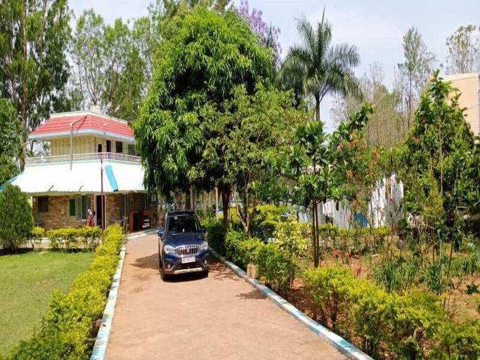Exterior & Views 2, Chandrika Guest House, Visakhapatnam
