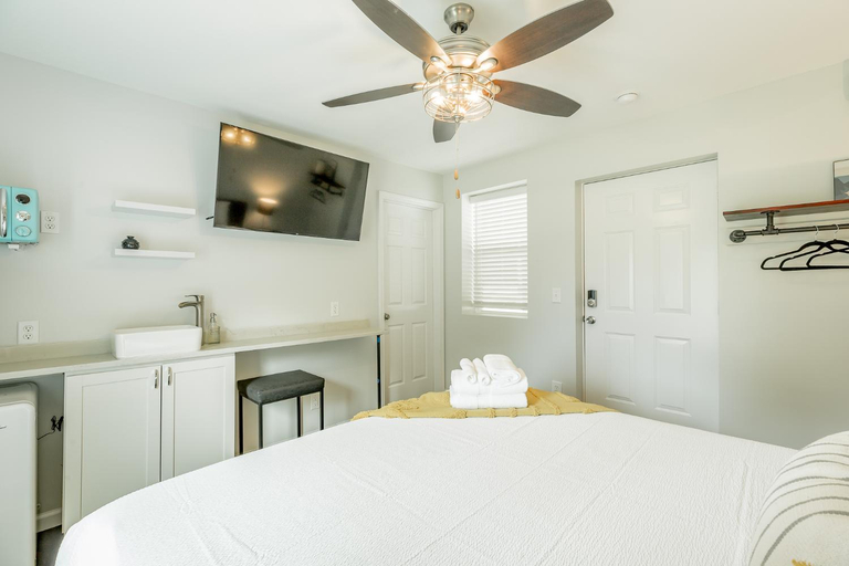 Bedroom 2, 08 The Evans Room - A PMI Scenic City Vacation Rental, Hamilton
