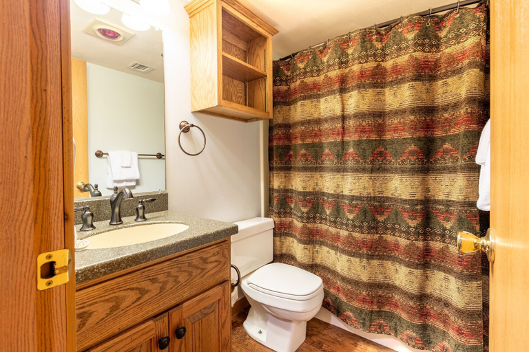 Bathroom, Seven Springs 3 BR Condo, walk to slopes! by RedAwning, Somerset