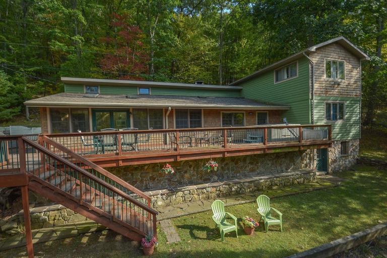 Exterior & Views 1, Oakleaf Lodge, Garrett