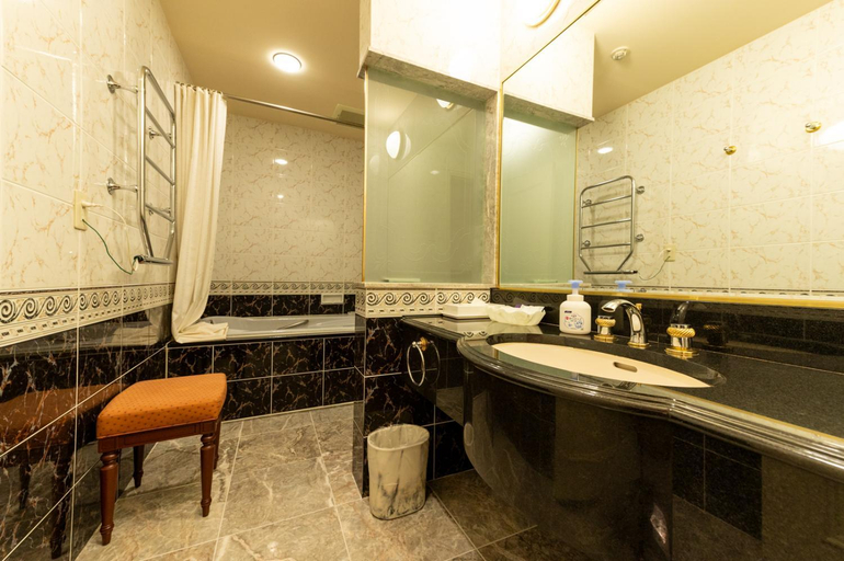 Bathroom 4, Fuji Classic Hotel, Fujikawaguchiko