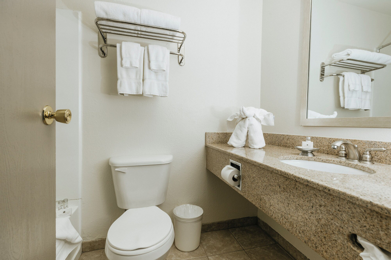 Bathroom 26