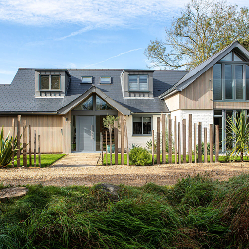 Exterior & Views