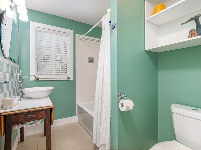 Bathroom 4, Flip Flop Lagoon by Tybee Vacation Rentals, Chatham