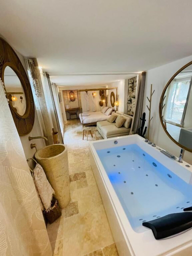 Bathroom 4, Buddha Beach Thoiry, Yvelines