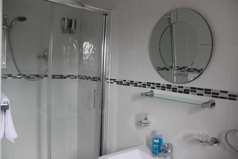 Bathroom 3, Elmfield Guest Accommodation, Norfolk