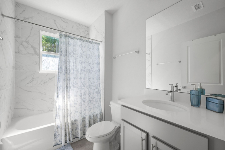 Bathroom 4, Geranium Dream, Flagler