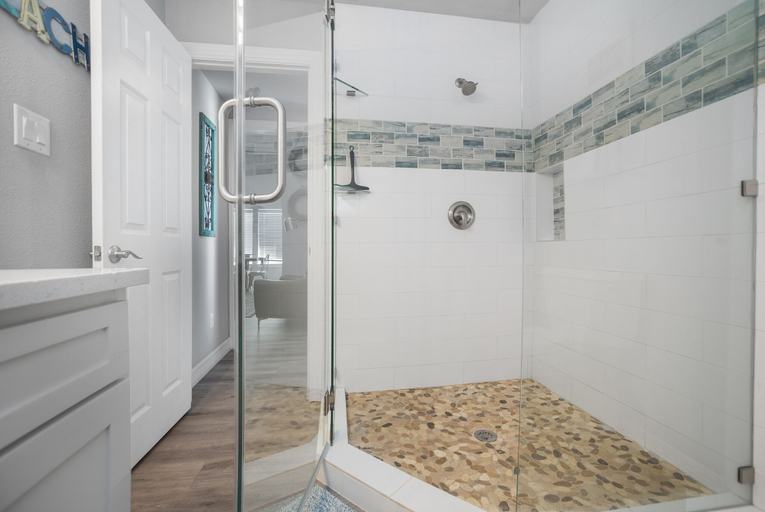 Bathroom 4, Aqua Dreams - Pet Friendly! Heated Private Pool!, Nueces