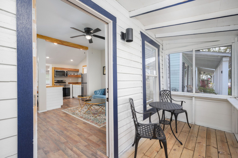 Others 5, Uptown Cottage Unit B, Saint Johns
