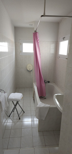 Bathroom 4, Hotel CORONA Lourdes, Hautes-Pyrénées