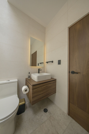 Bathroom 4, Casa Tonal, Mexico City