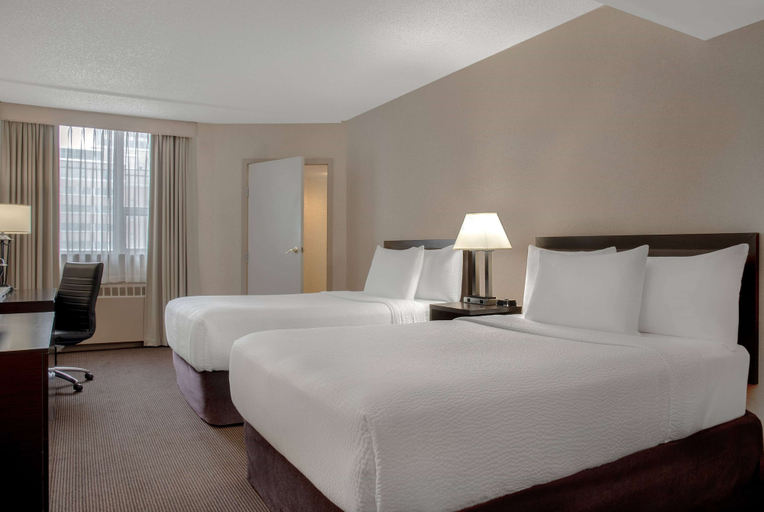 Bedroom 3, Ramada Plaza by Wyndham Calgary Downtown, Division No. 6