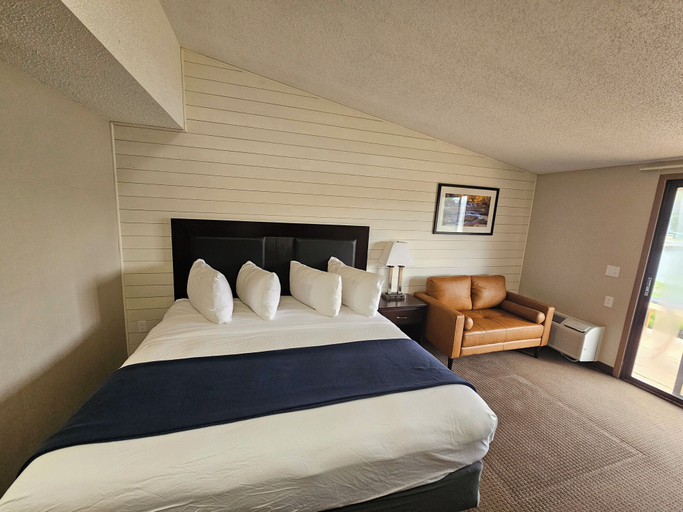 Bedroom 3, The Lodge at Chalk Hill, Fayette