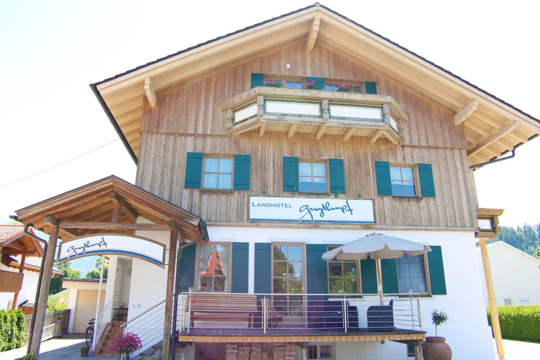 Exterior & Views 1, Landhotel Guglhupf, Ostallgäu