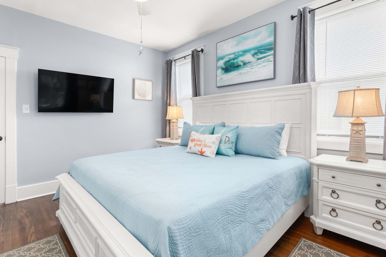 Bedroom 2, Daiquiris For Breakfast, Chatham