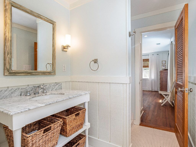 Bathroom 4, Just Beachy, Chatham