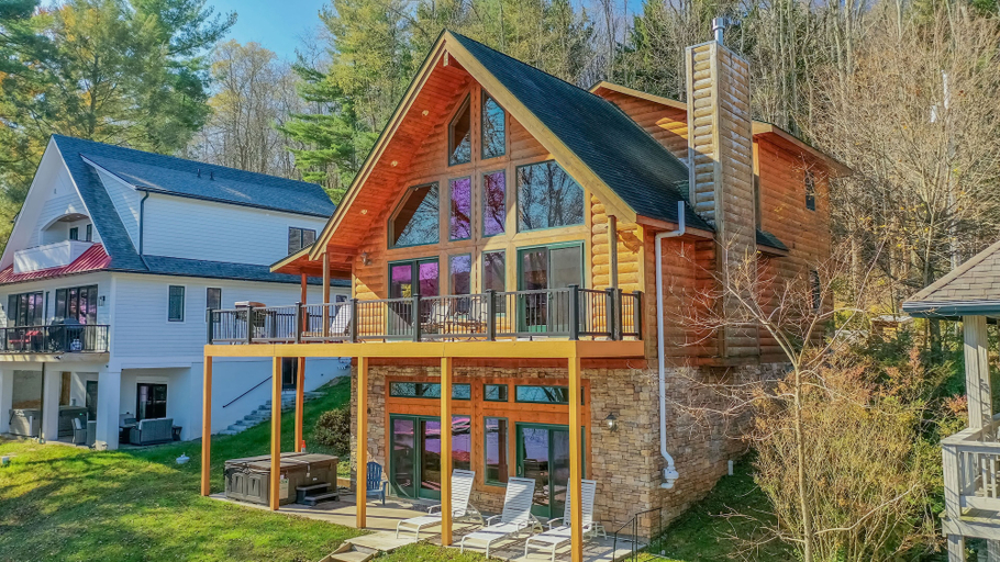 Exterior & Views 1, Lakeside Lodge, Garrett