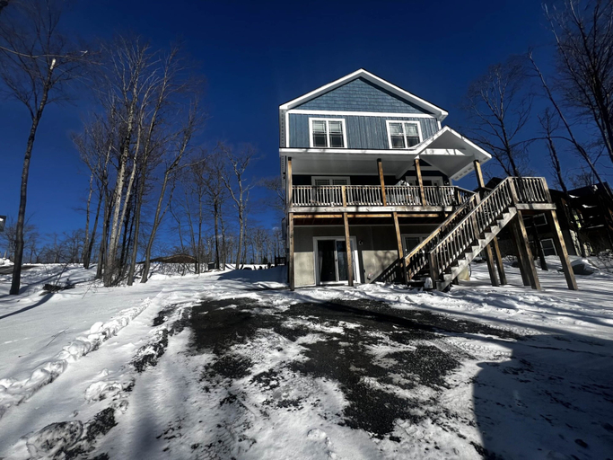 Exterior & Views 2, Mountain Blue, Garrett