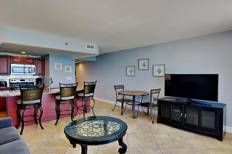 Food & Drinks 4, Edgewater Tower III by Resort Collection, Bay